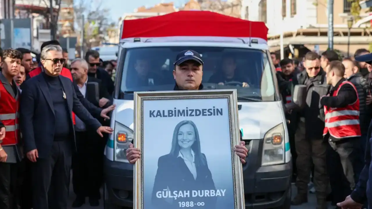 Gülşah Durbay’a Son Görev: Cenazeden Yürek Burkan Görüntüler 4